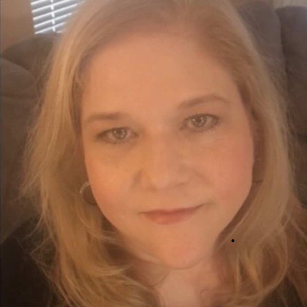 Meet your Posher, Aly